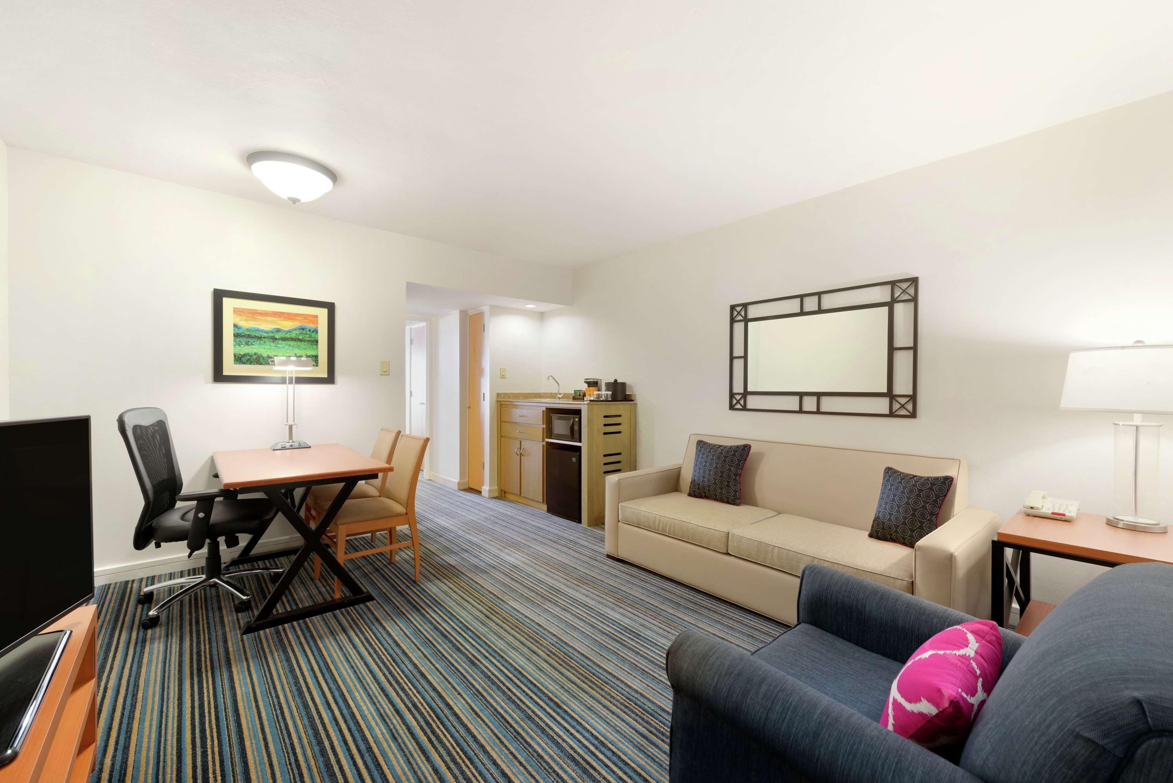 Embassy Suites By Hilton Dorado Del Mar Beach Resort Ngoại thất bức ảnh