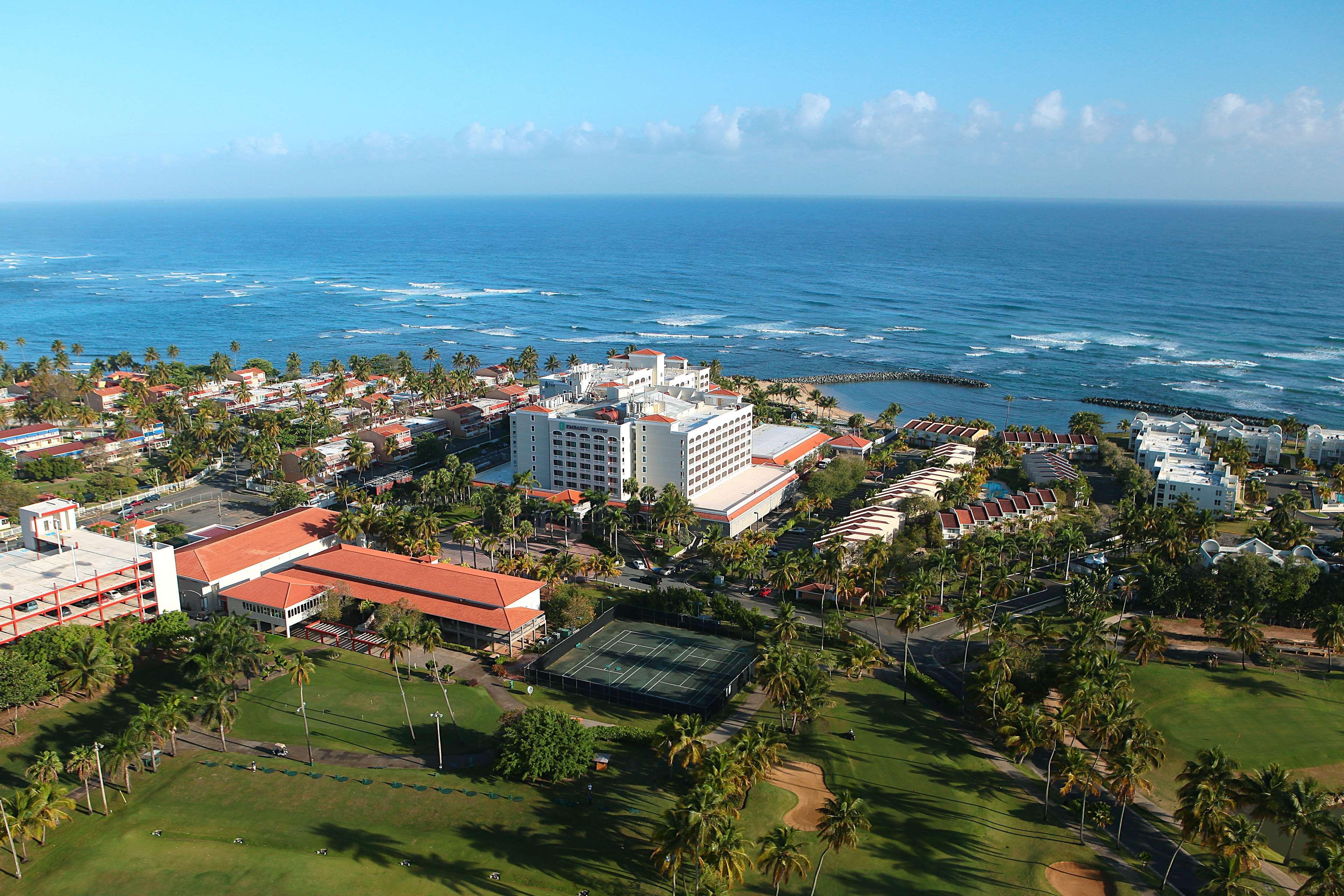 Embassy Suites By Hilton Dorado Del Mar Beach Resort Ngoại thất bức ảnh