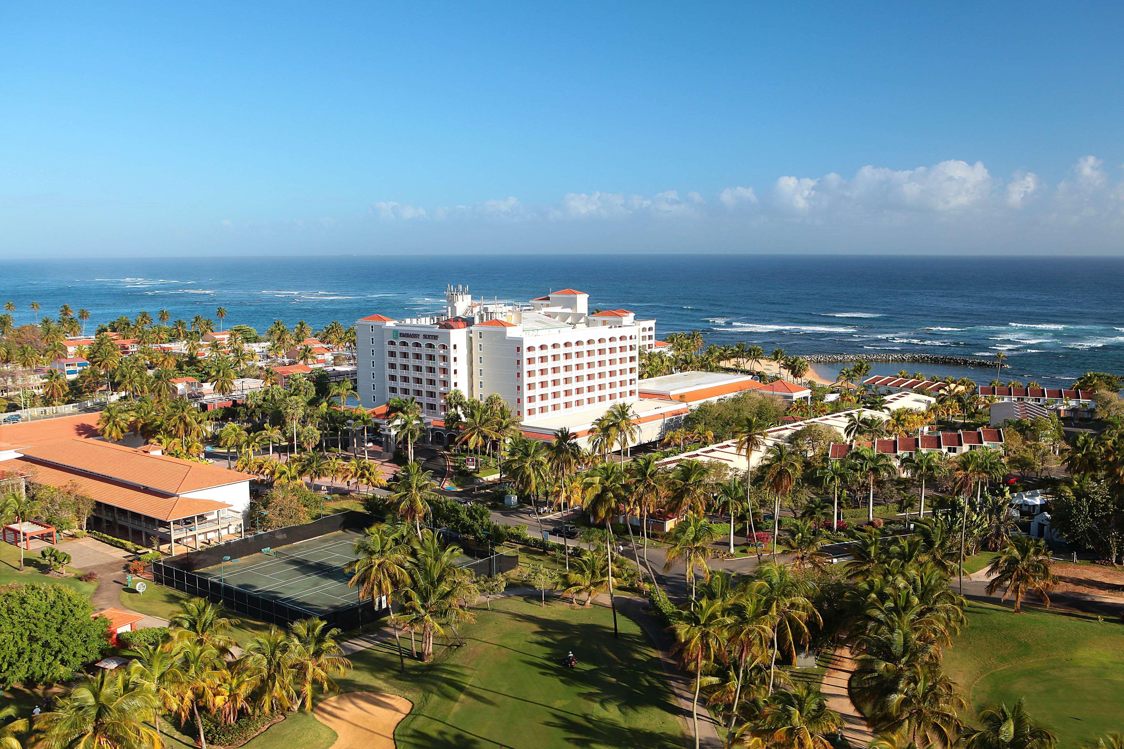 Embassy Suites By Hilton Dorado Del Mar Beach Resort Ngoại thất bức ảnh