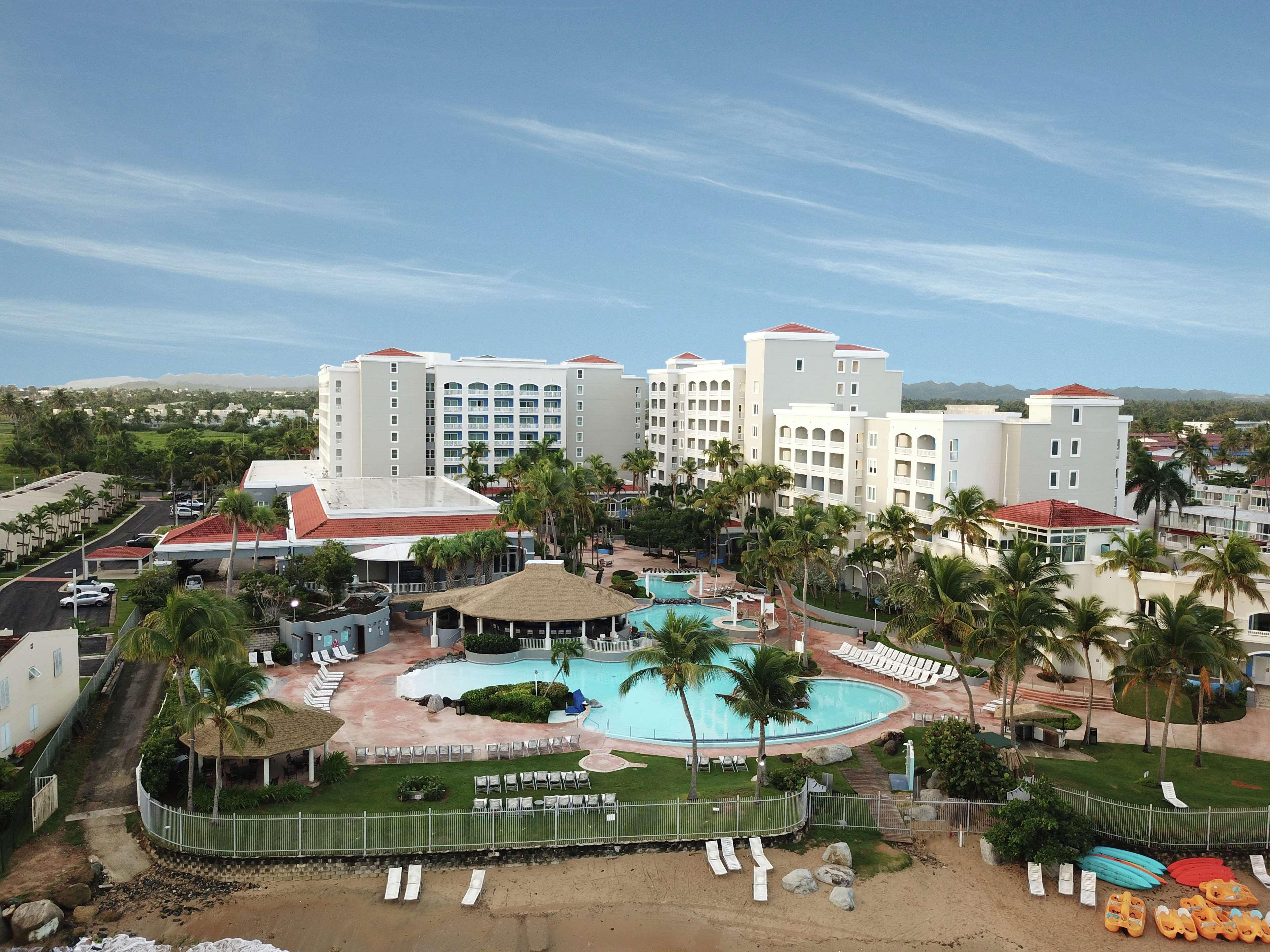 Embassy Suites By Hilton Dorado Del Mar Beach Resort Ngoại thất bức ảnh