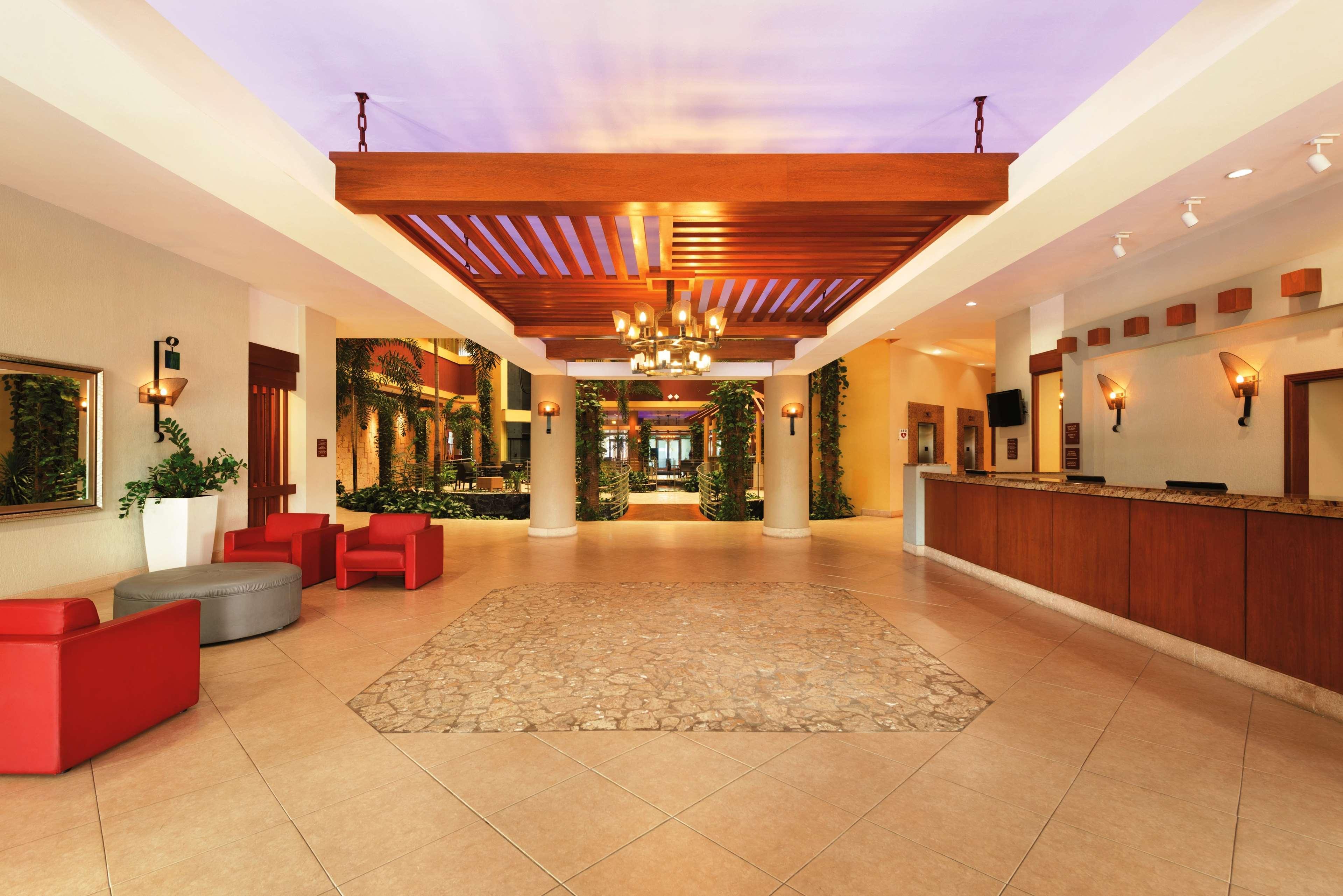 Embassy Suites By Hilton Dorado Del Mar Beach Resort Ngoại thất bức ảnh