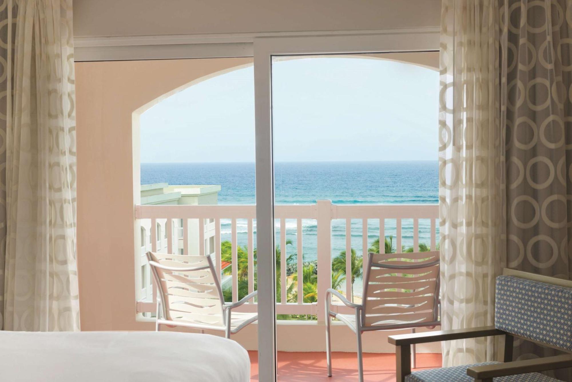 Embassy Suites By Hilton Dorado Del Mar Beach Resort Ngoại thất bức ảnh