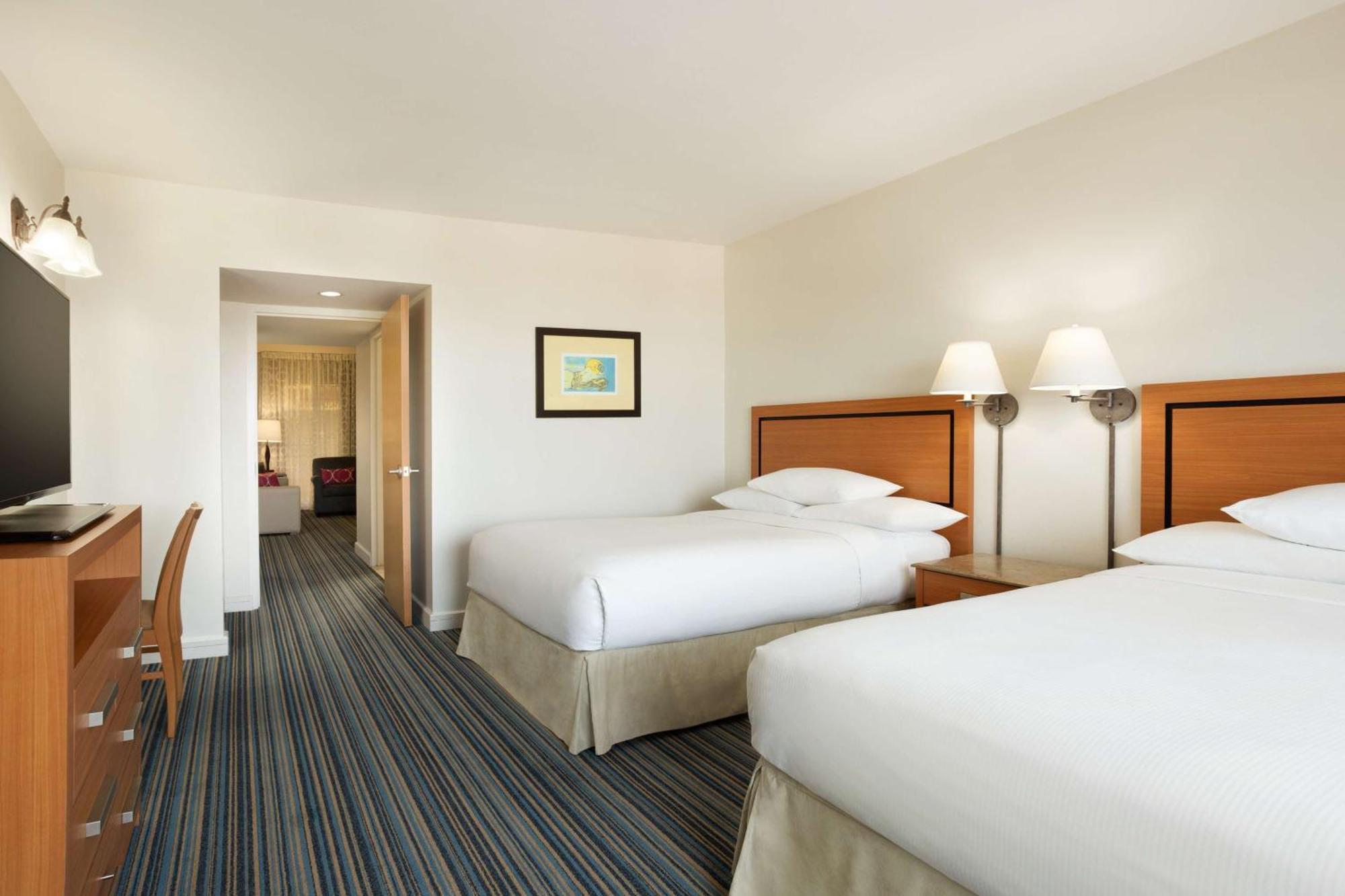 Embassy Suites By Hilton Dorado Del Mar Beach Resort Ngoại thất bức ảnh